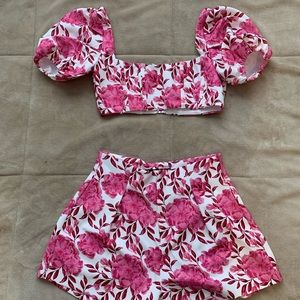 White fox boutique two piece set in floral pink.